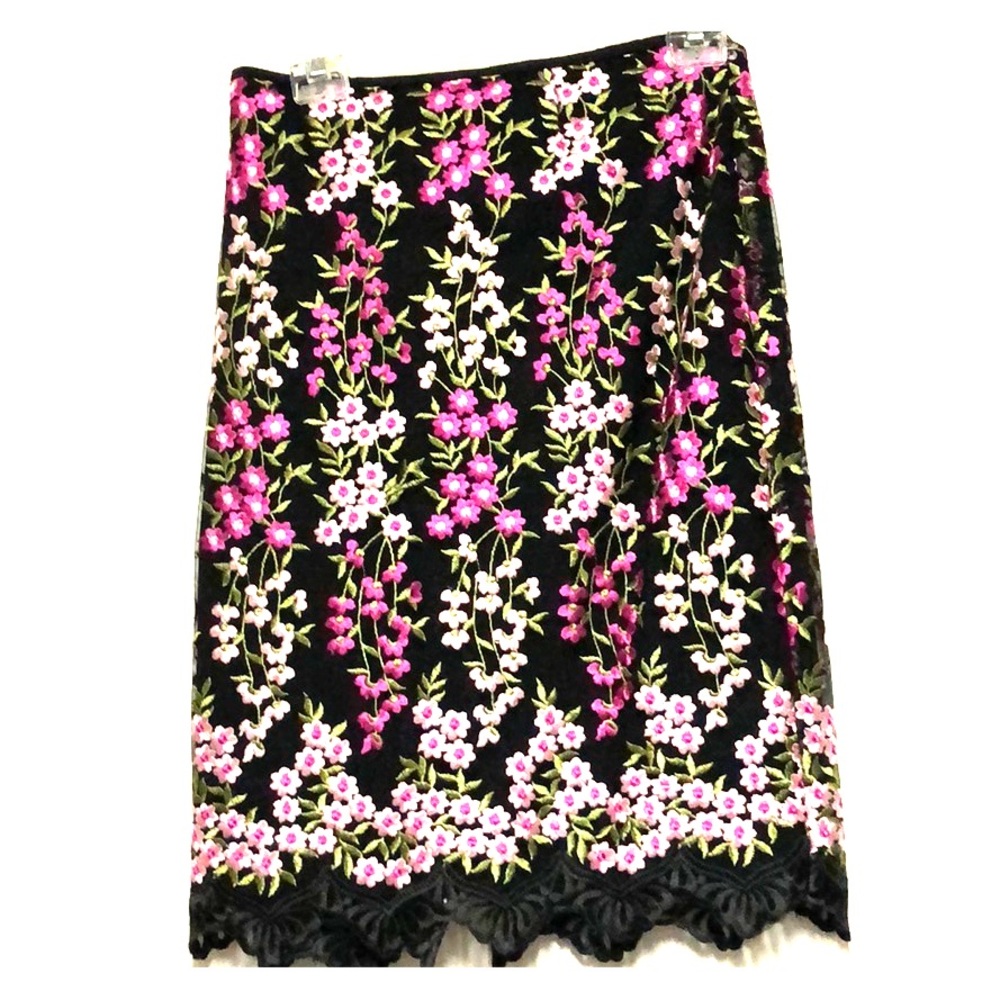 Beautiful skirt -perfect for holiday parties!